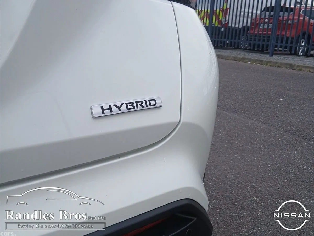 Nissan Juke SUV, Petrol Hybrid, 2024, White