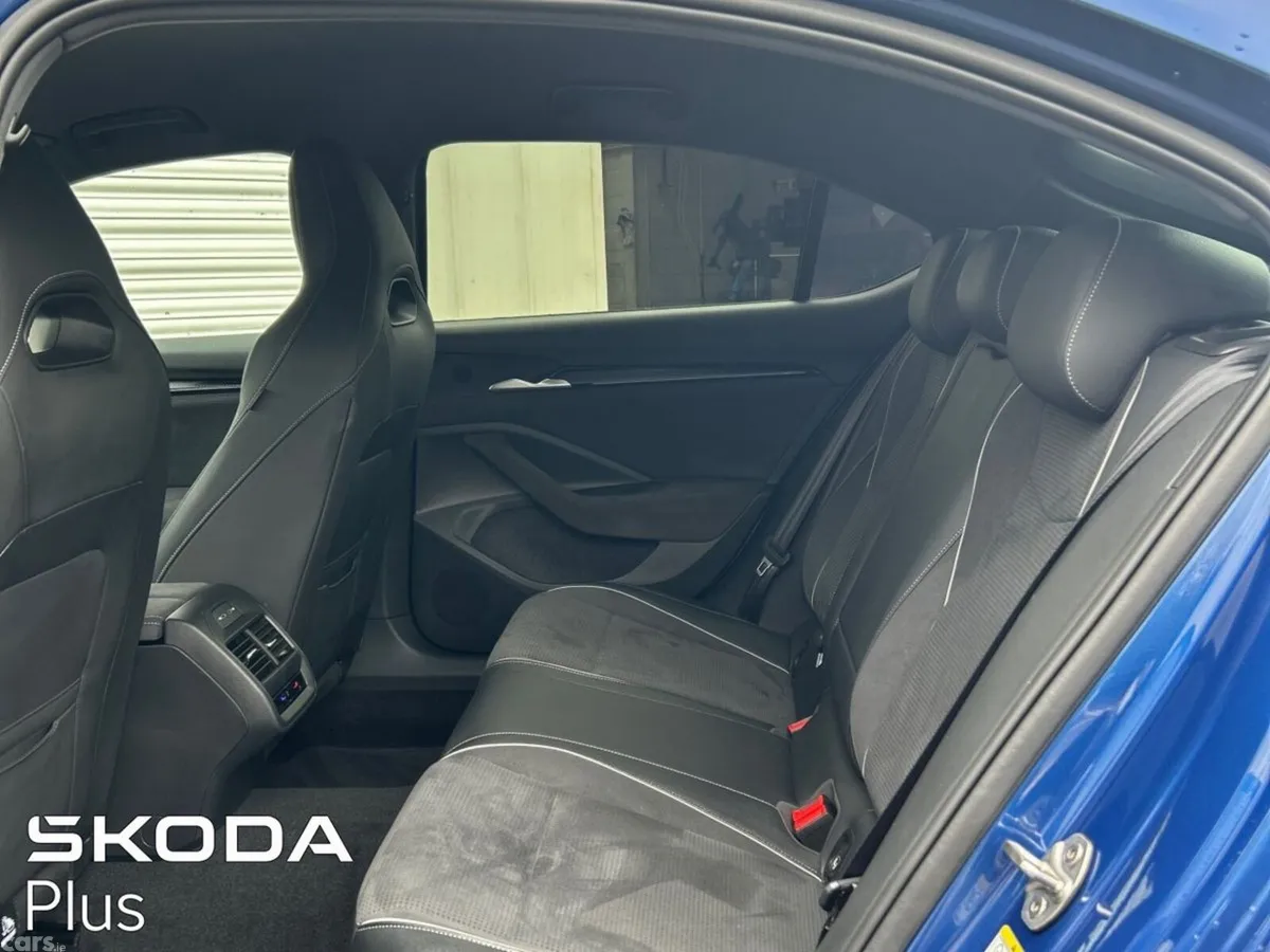 Skoda Superb Saloon, Diesel, 2025, Blue