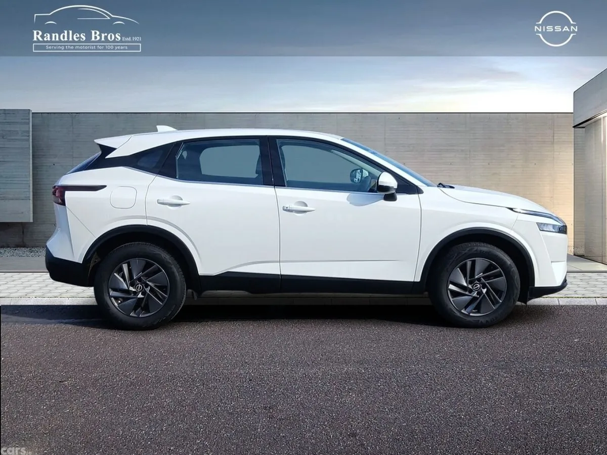 Nissan Qashqai MPV, Petrol, 2025, White