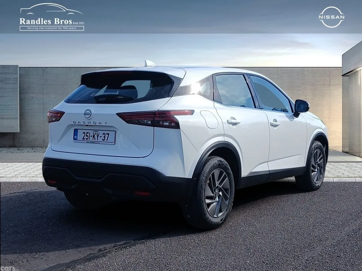 Nissan Qashqai MPV, Petrol, 2025, White