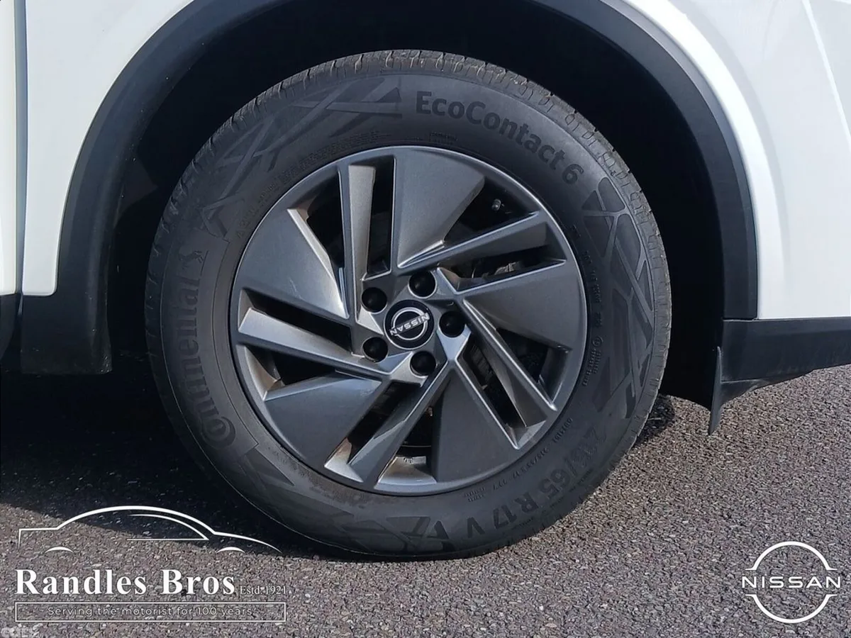 Nissan Qashqai MPV, Petrol, 2025, White