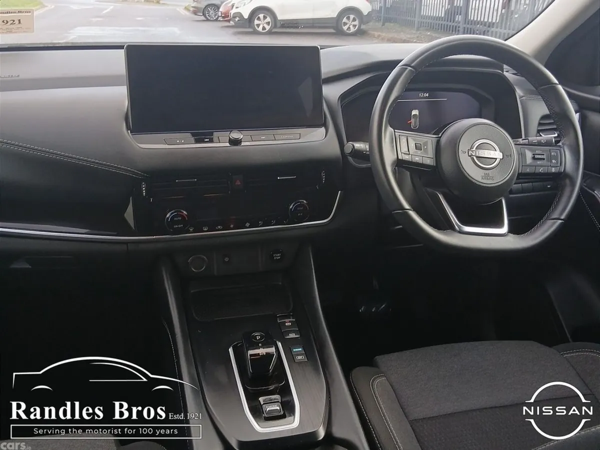 Nissan Qashqai MPV, Petrol Hybrid, 2023, Red