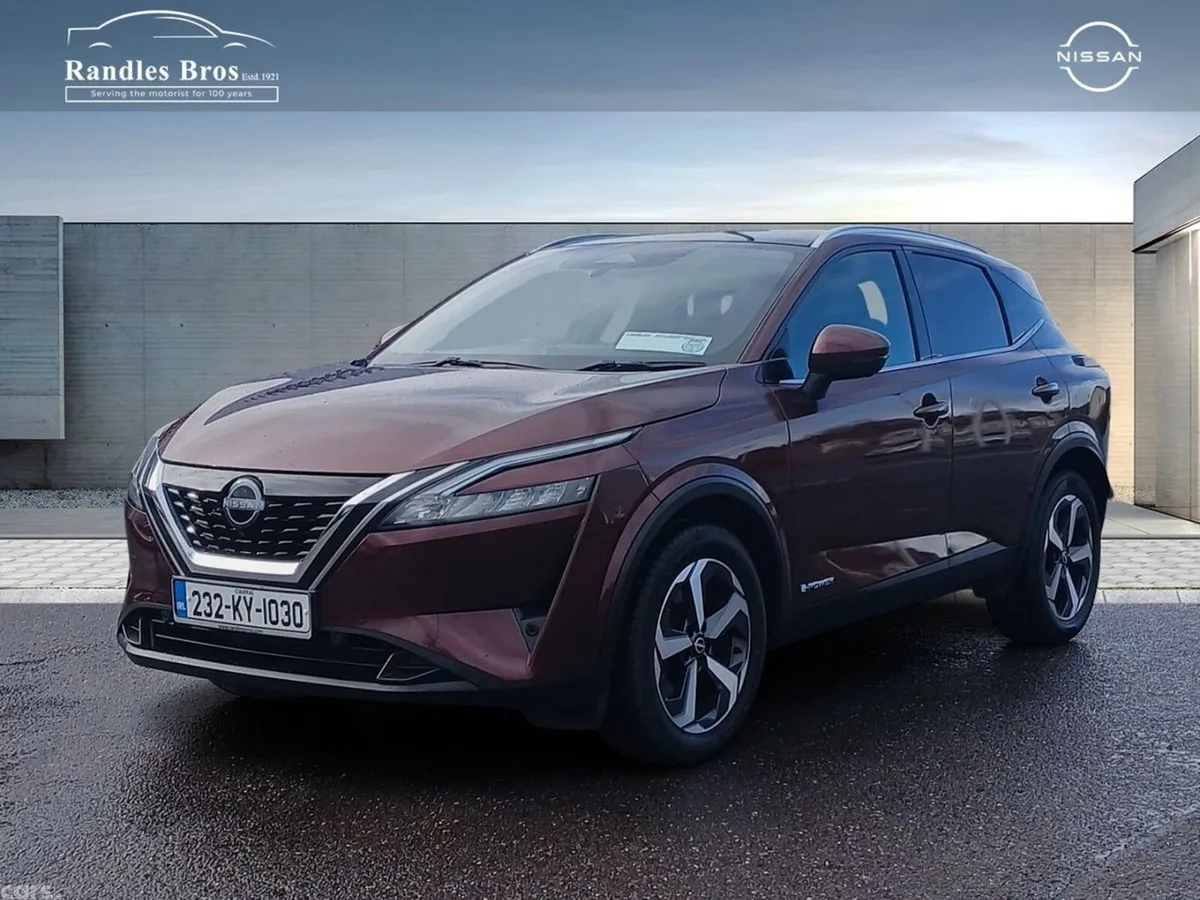Nissan Qashqai MPV, Petrol Hybrid, 2023, Red