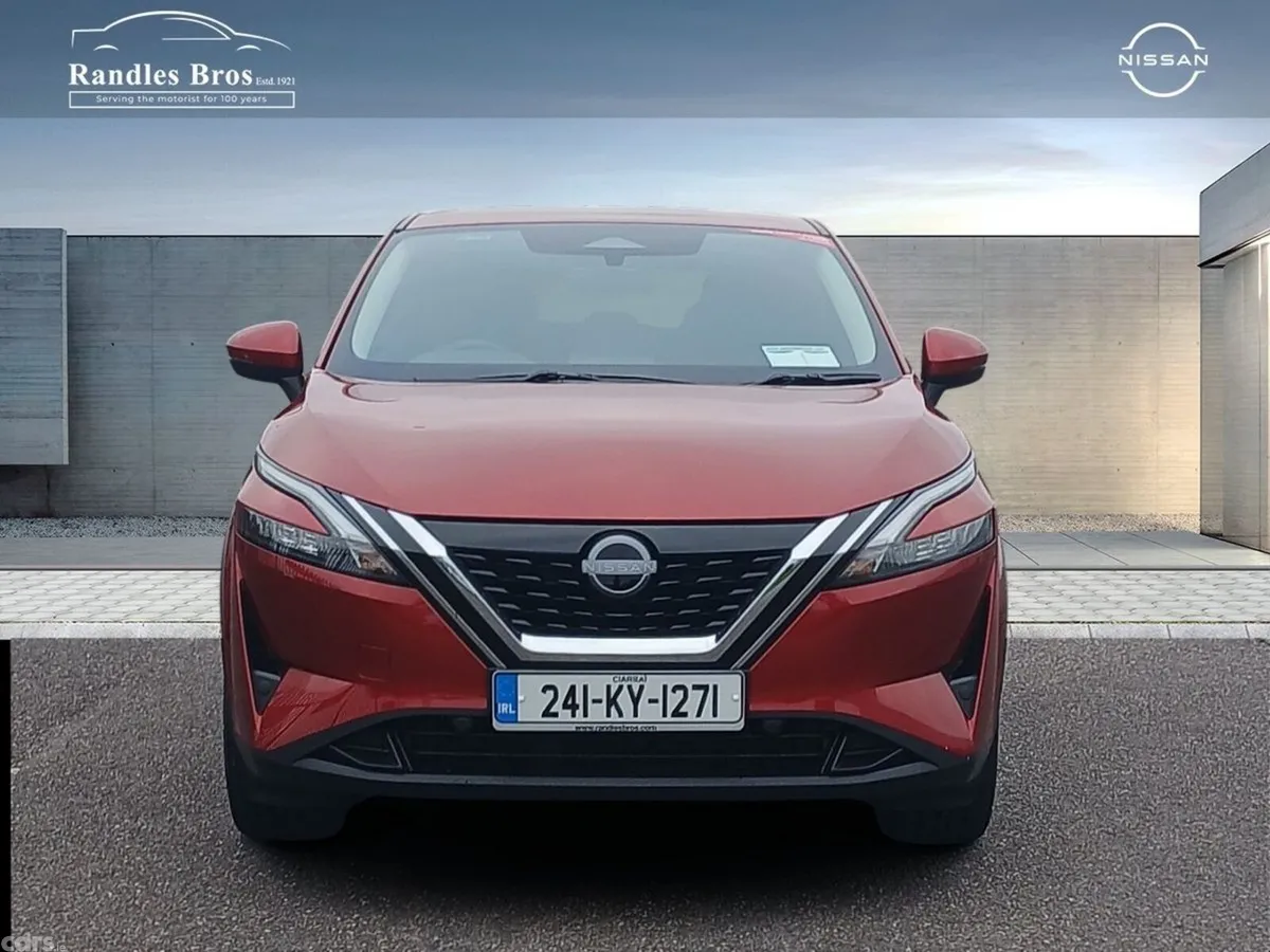 Nissan Qashqai MPV, Petrol, 2024, Red
