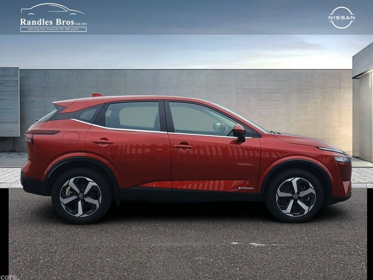Nissan Qashqai MPV, Petrol, 2024, Red