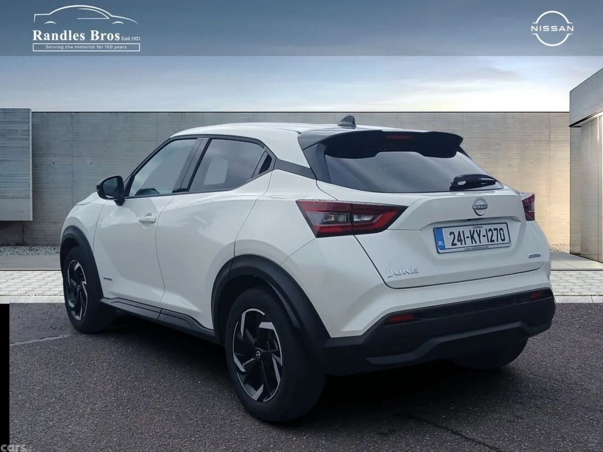 Nissan Juke SUV, Petrol Hybrid, 2024, White