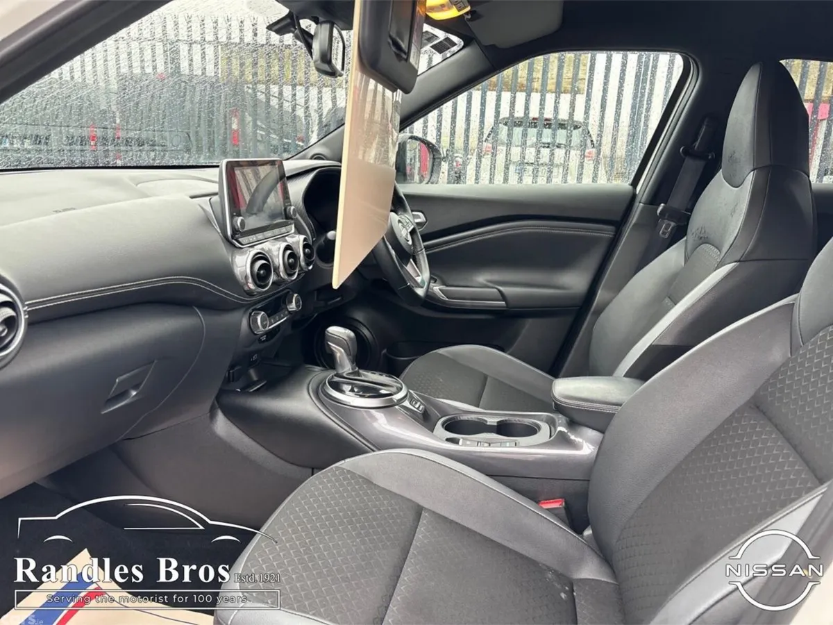 Nissan Juke SUV, Petrol Hybrid, 2024, White