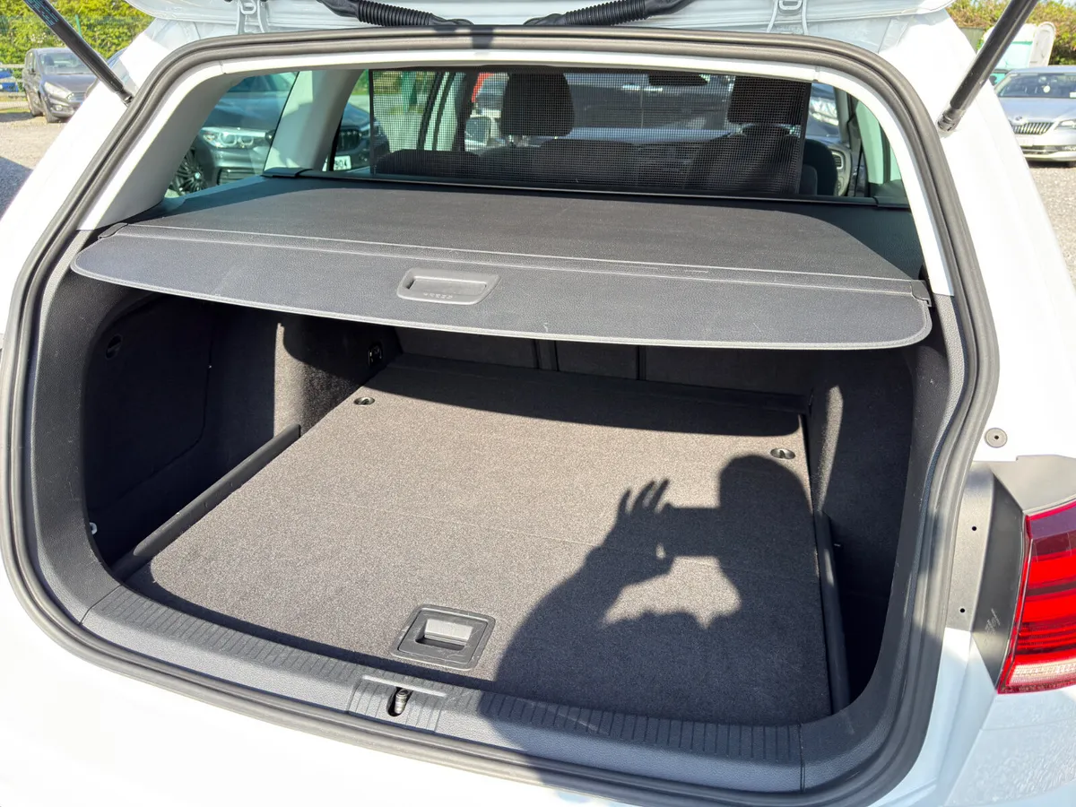 Volkswagen Golf Estate, Petrol, 2017, White