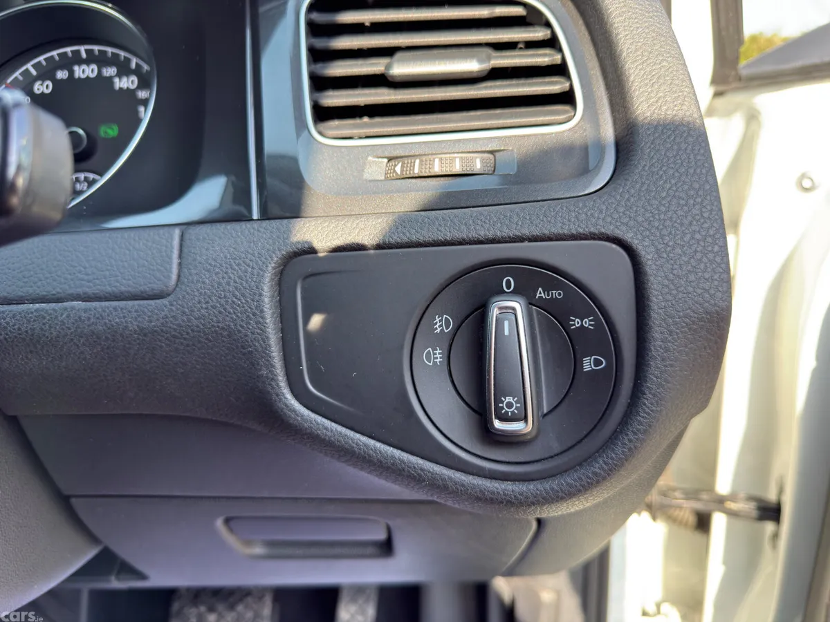 Volkswagen Golf Estate, Petrol, 2017, White