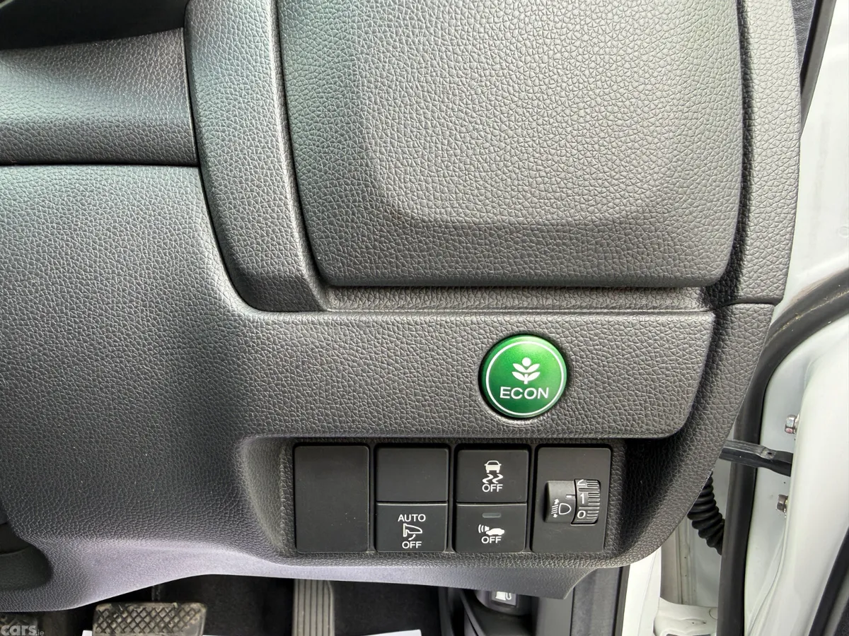 Honda Fit Hatchback, Petrol Hybrid, 2015, White