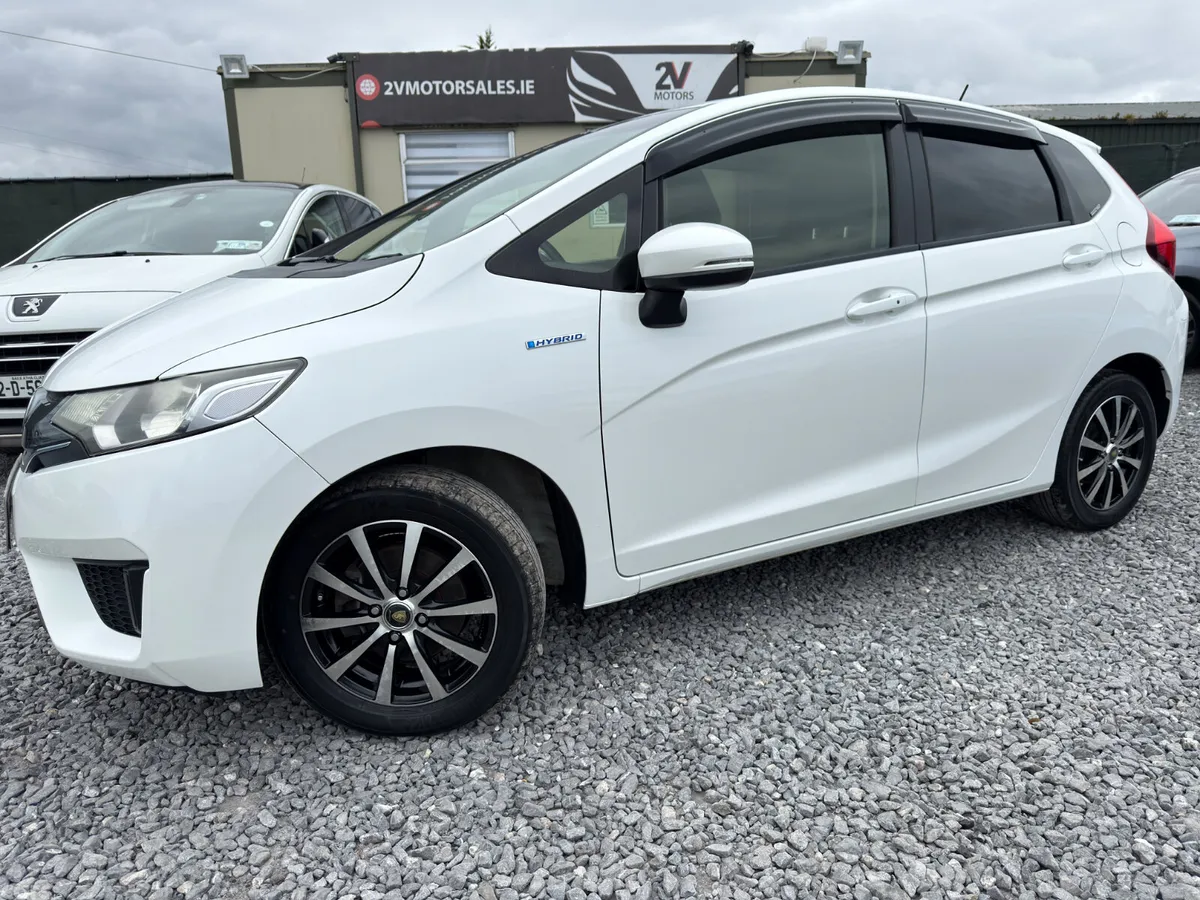 Honda Fit Hatchback, Petrol Hybrid, 2015, White