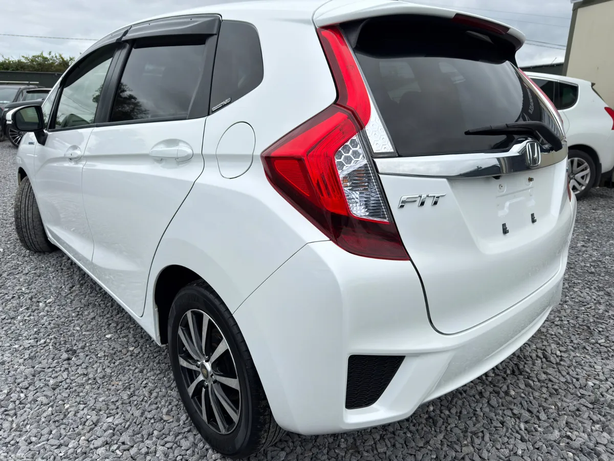 Honda Fit Hatchback, Petrol Hybrid, 2015, White