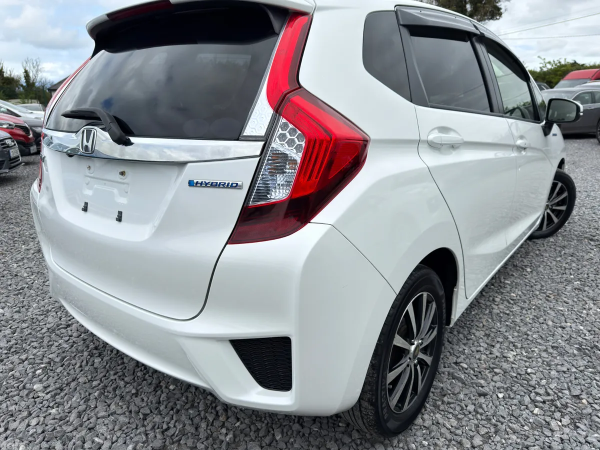 Honda Fit Hatchback, Petrol Hybrid, 2015, White