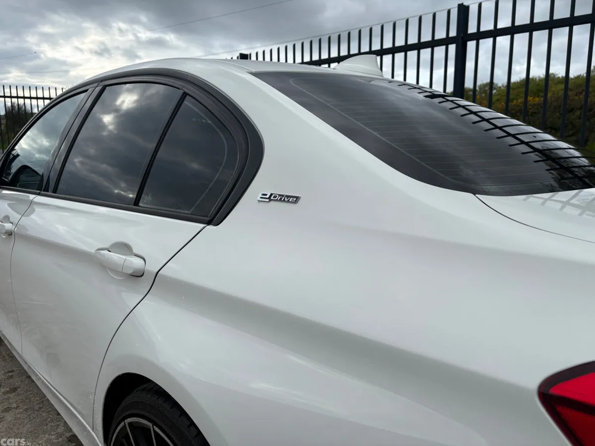 BMW 3-Series Saloon, Petrol Plug-in Hybrid, 2016, White