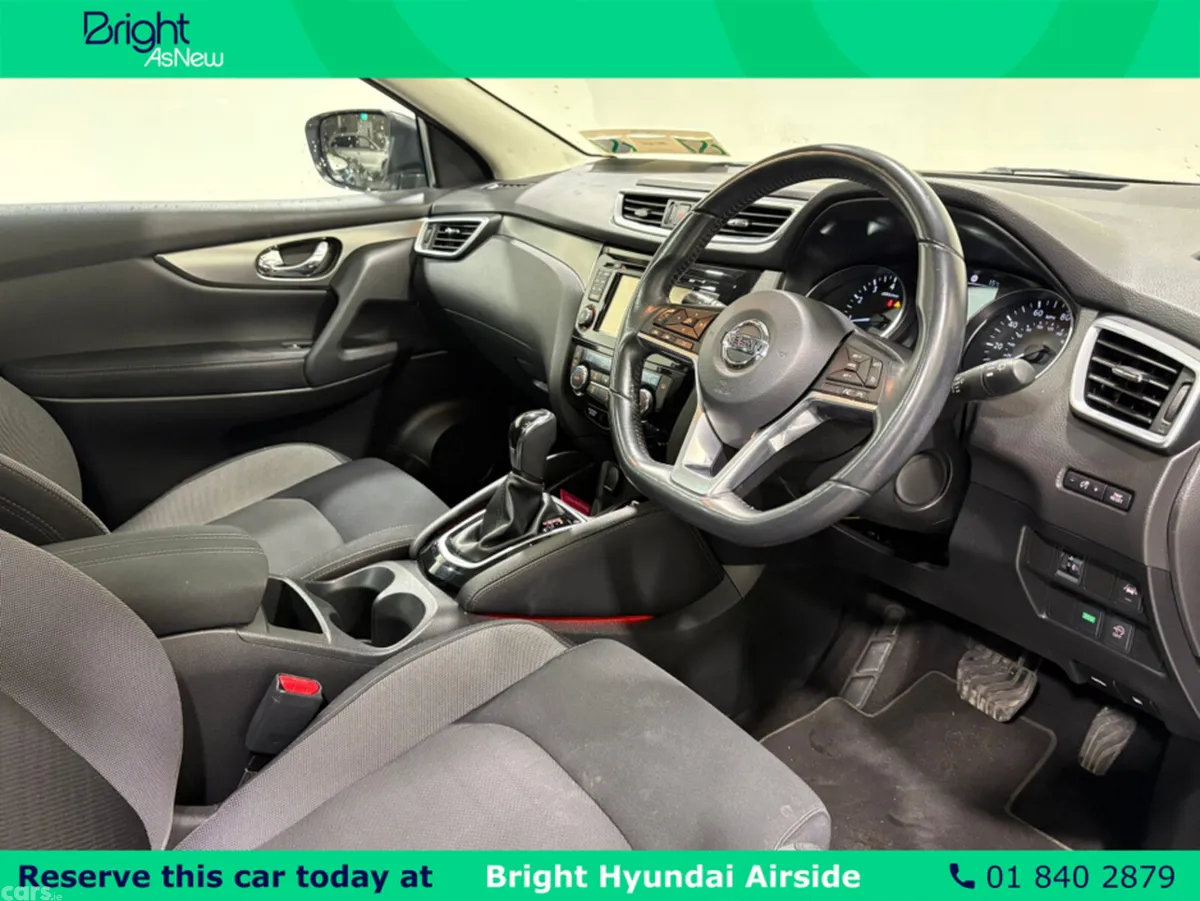 Nissan Qashqai MPV, Petrol, 2018, Silver