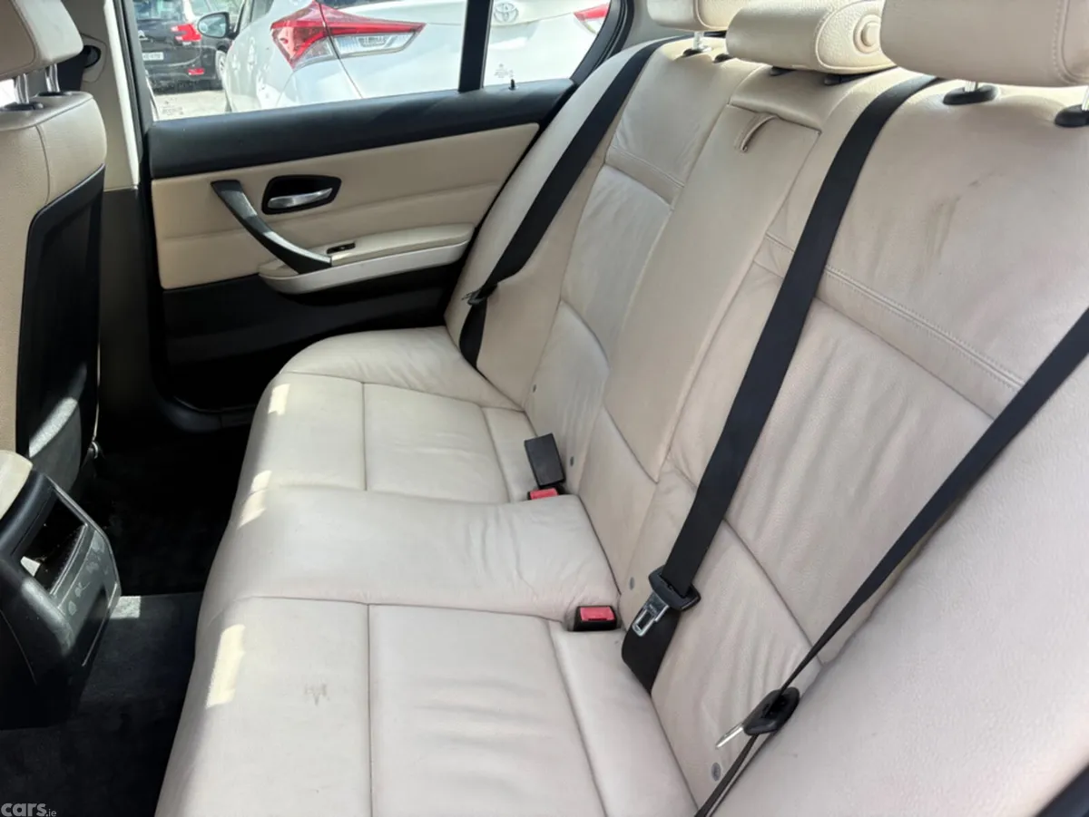 BMW 3-Series Saloon, Diesel, 2011, Black