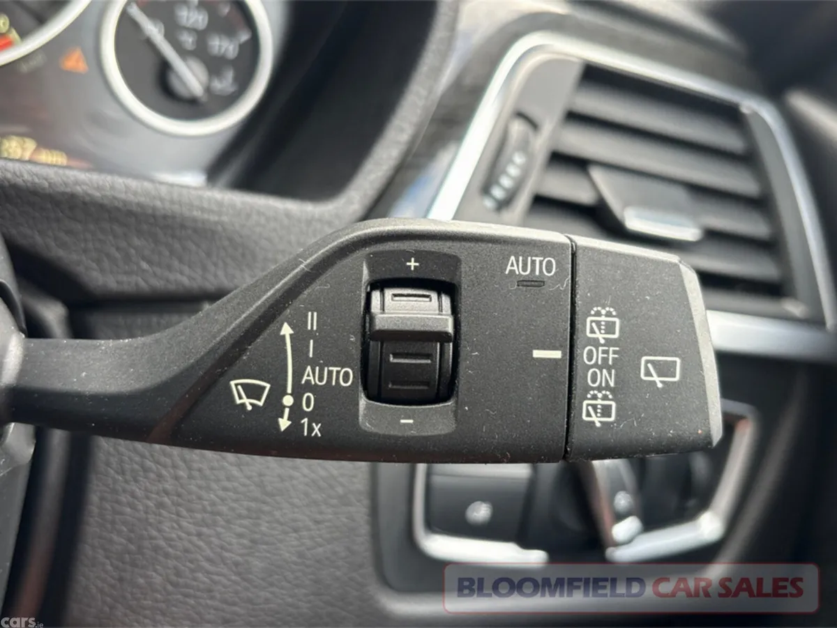 BMW 3-Series Estate, Petrol, 2018, White
