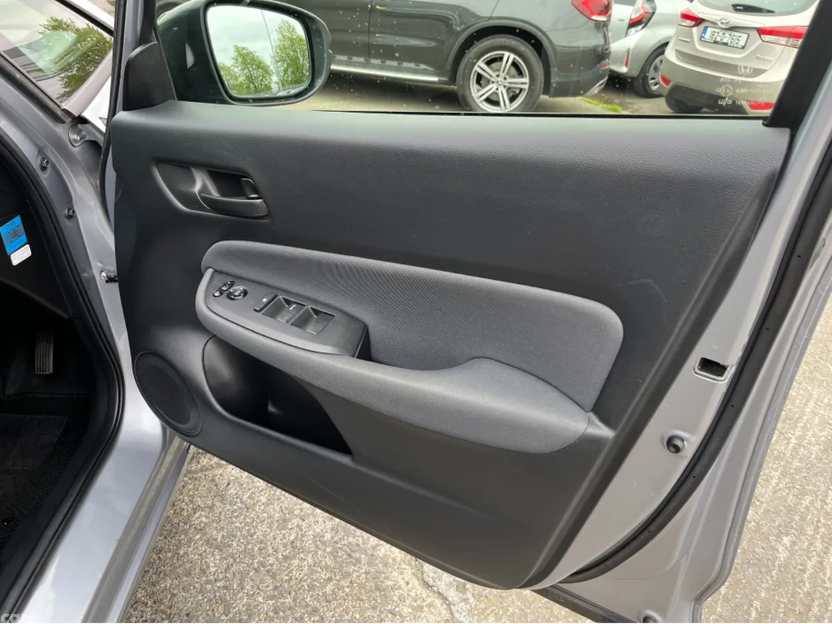 Honda Fit Hatchback, Petrol Hybrid, 2023, Silver