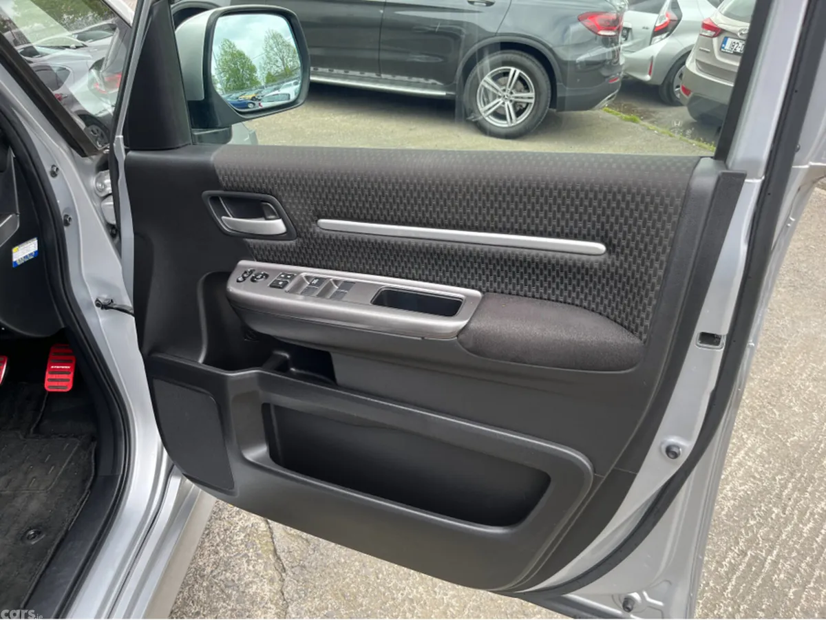 Honda Stepwagon MPV, Petrol Hybrid, 2019, Silver