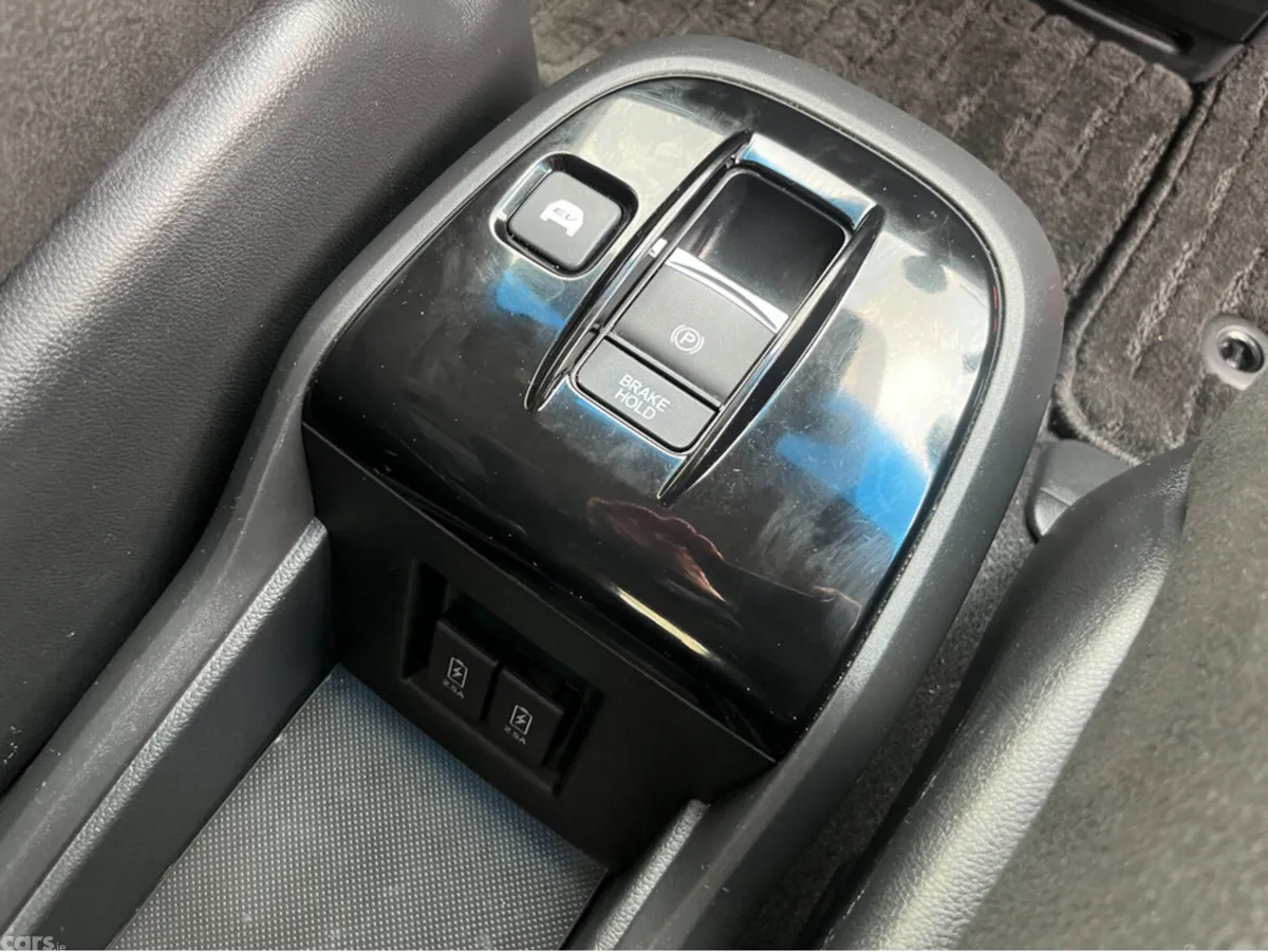 Honda Stepwagon MPV, Petrol Hybrid, 2019, Silver