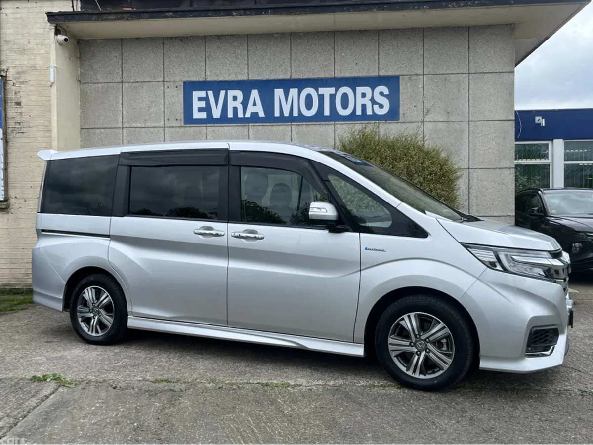 Honda Stepwagon MPV, Petrol Hybrid, 2019, Silver