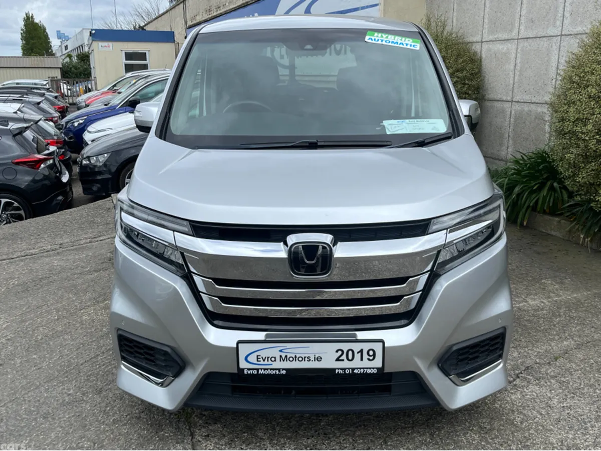 Honda Stepwagon MPV, Petrol Hybrid, 2019, Silver