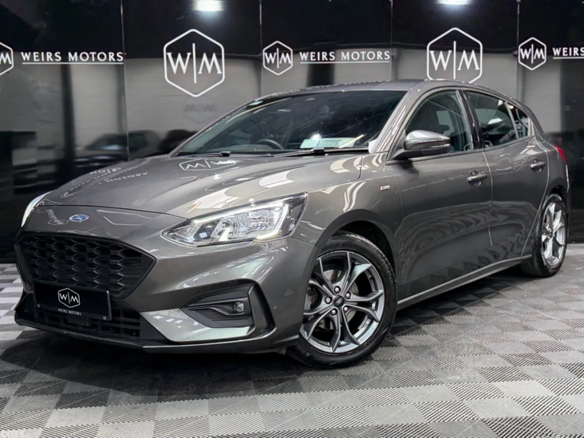 Ford Focus Hatchback, Petrol, 2019, Grey