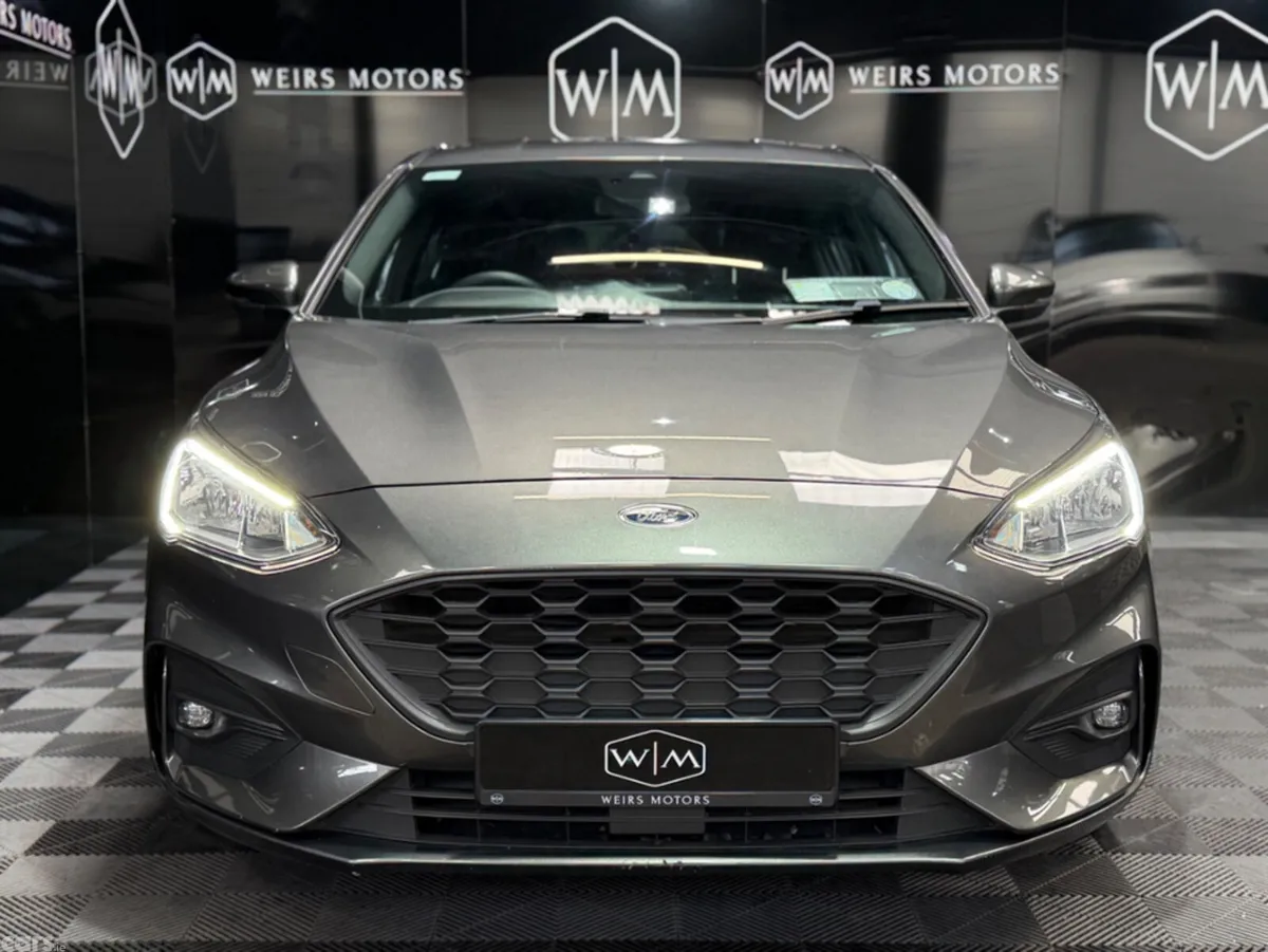 Ford Focus Hatchback, Petrol, 2019, Grey