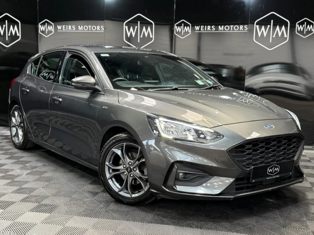 Ford Focus Hatchback, Petrol, 2019, Grey