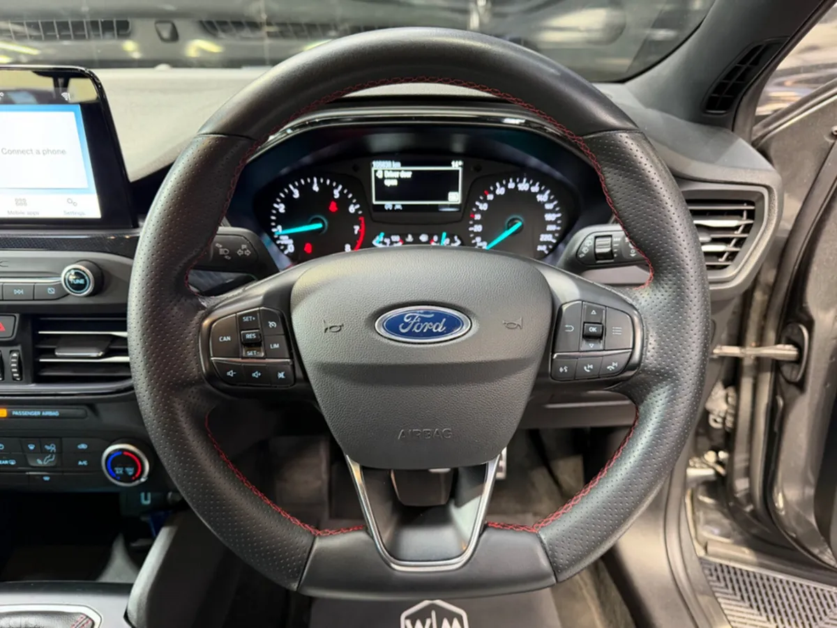Ford Focus Hatchback, Petrol, 2019, Grey