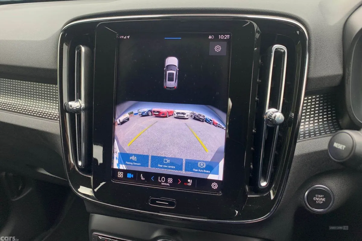 Volvo XC40 SUV, Petrol Hybrid, 2025, Blue