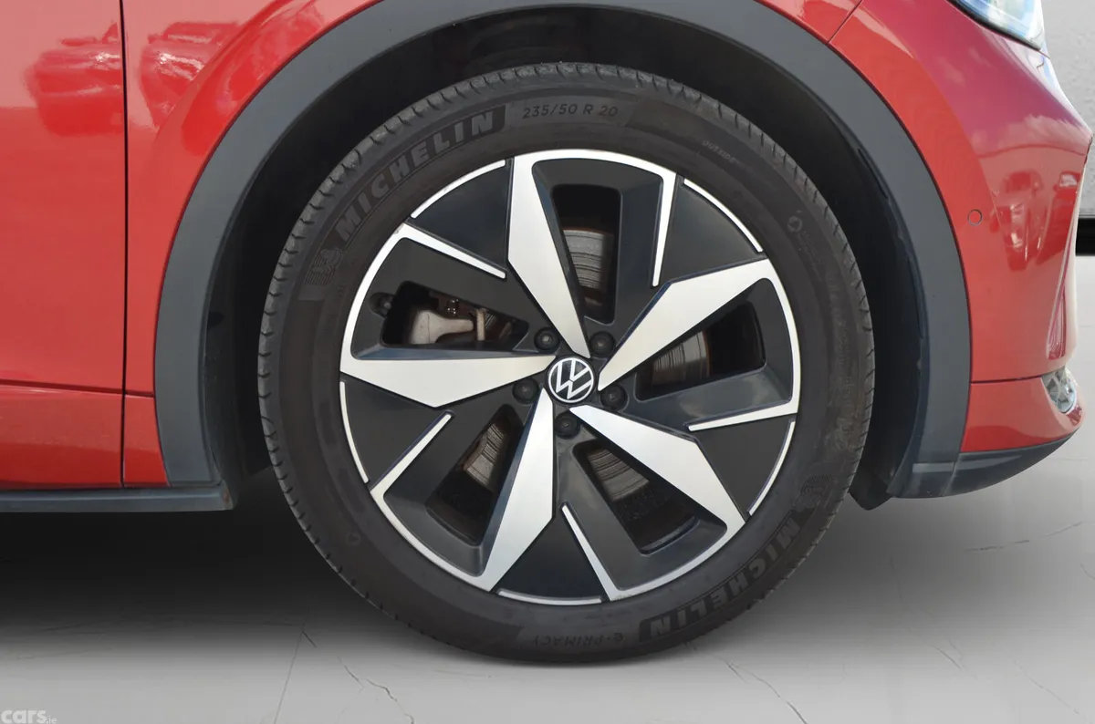 Volkswagen ID.4 Hatchback, Electric, 2022, Red