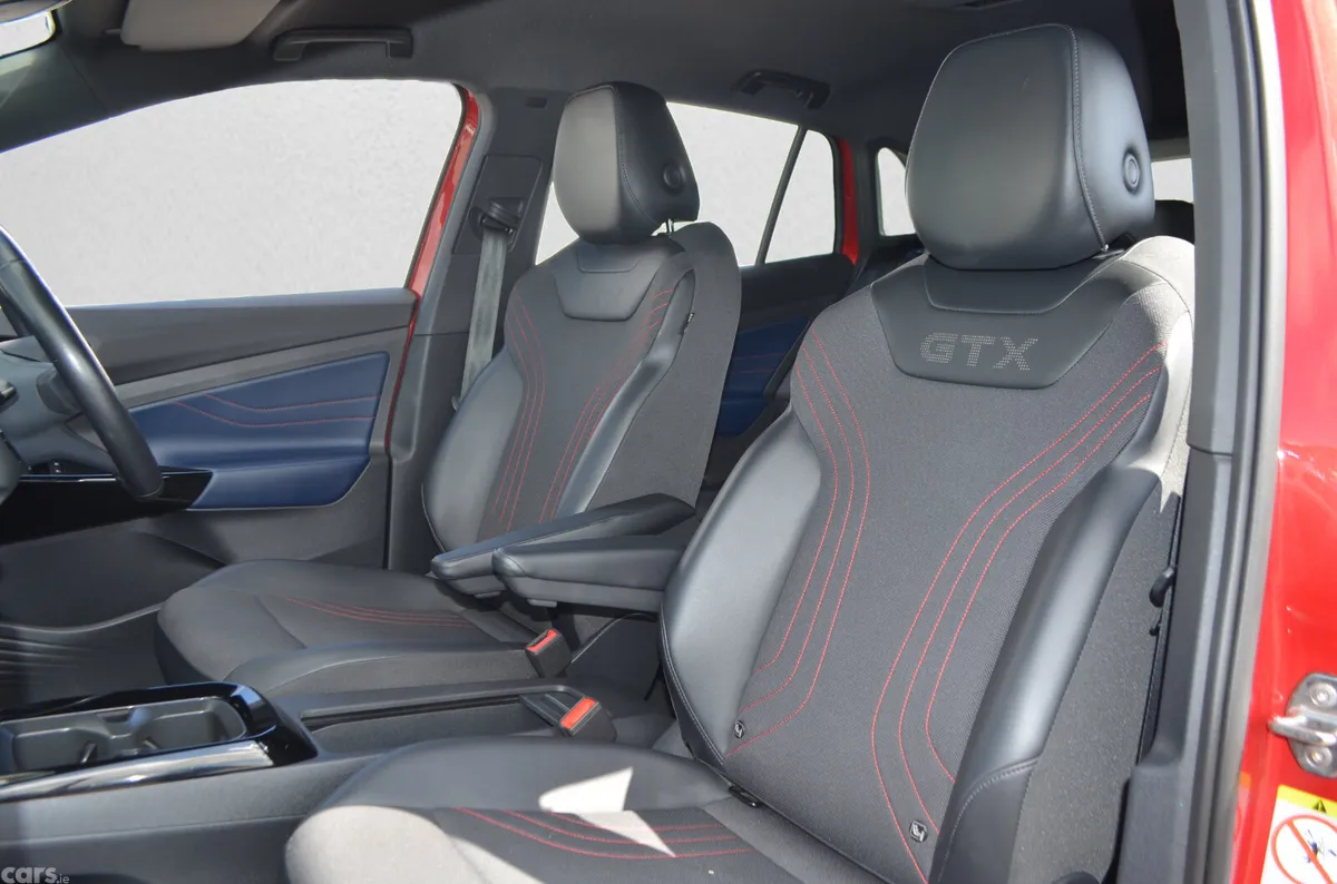 Volkswagen ID.4 Hatchback, Electric, 2022, Red