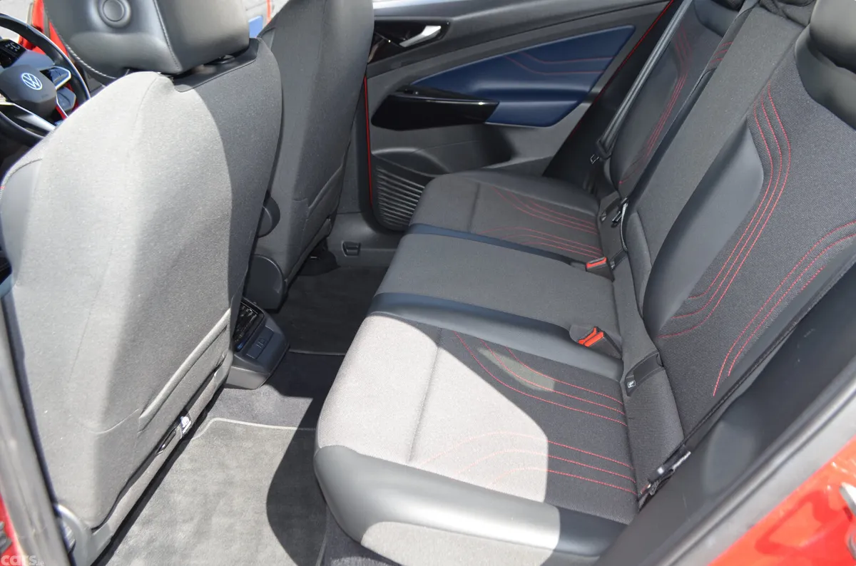 Volkswagen ID.4 Hatchback, Electric, 2022, Red