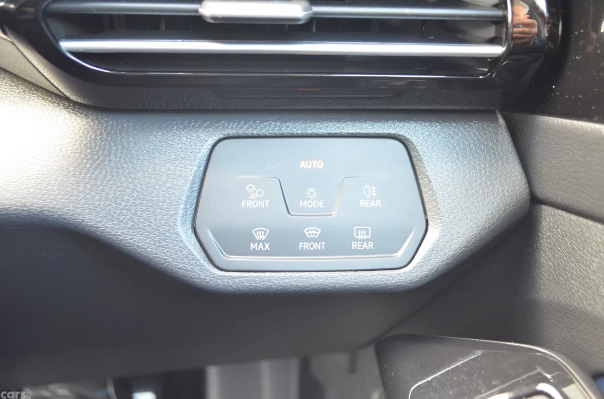 Volkswagen ID.4 Hatchback, Electric, 2022, Red
