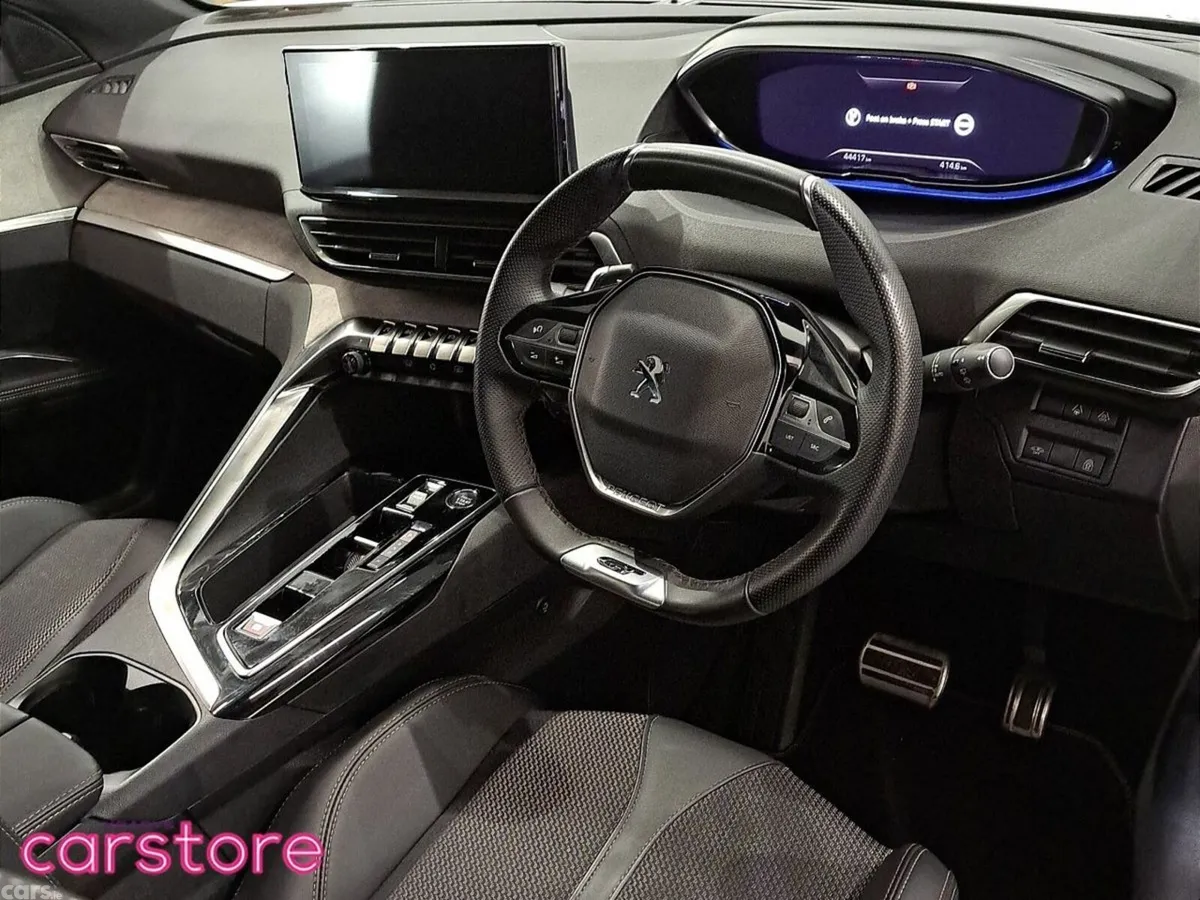 Peugeot 5008 MPV, Petrol Hybrid, 2024, White