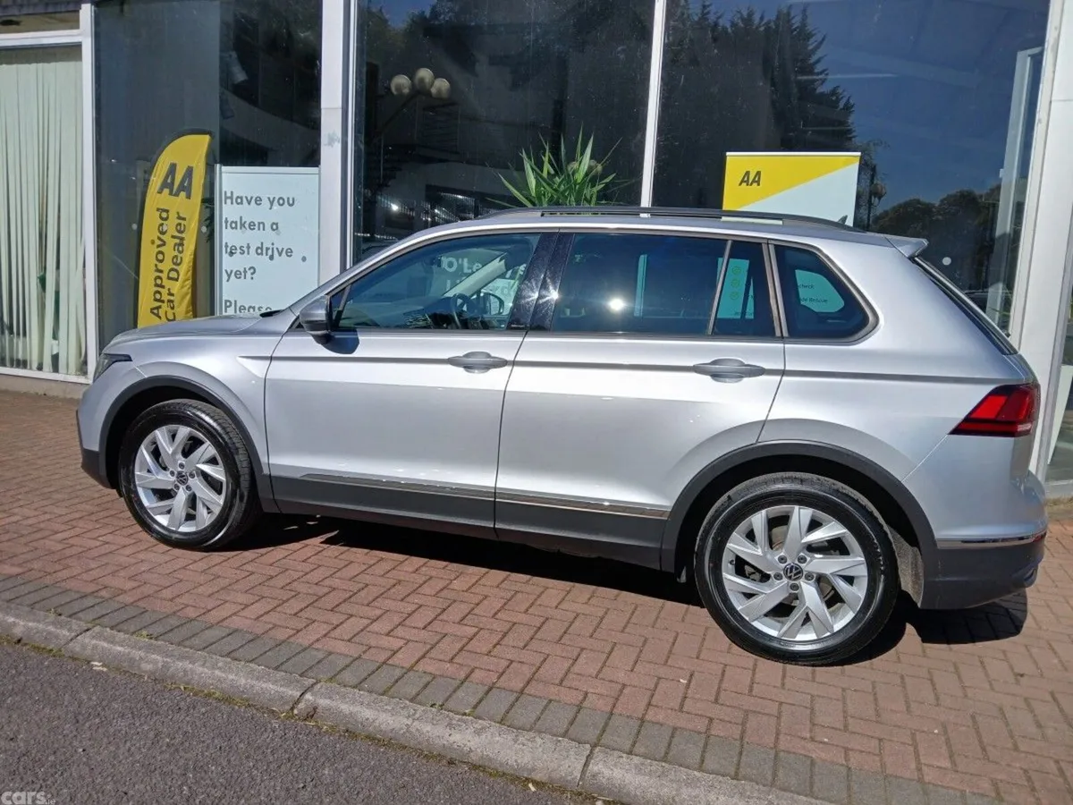 Volkswagen Tiguan SUV, Diesel, 2022, Silver