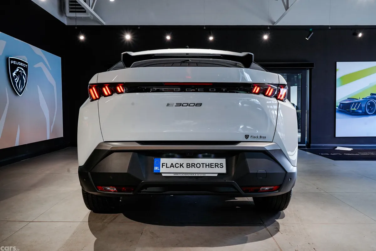 Peugeot 3008 MPV, Electric, 2026, White