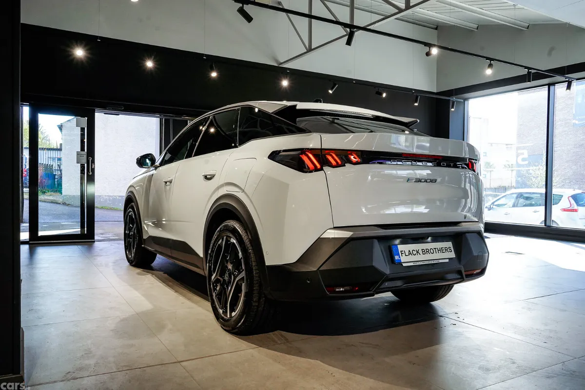 Peugeot 3008 MPV, Electric, 2026, White