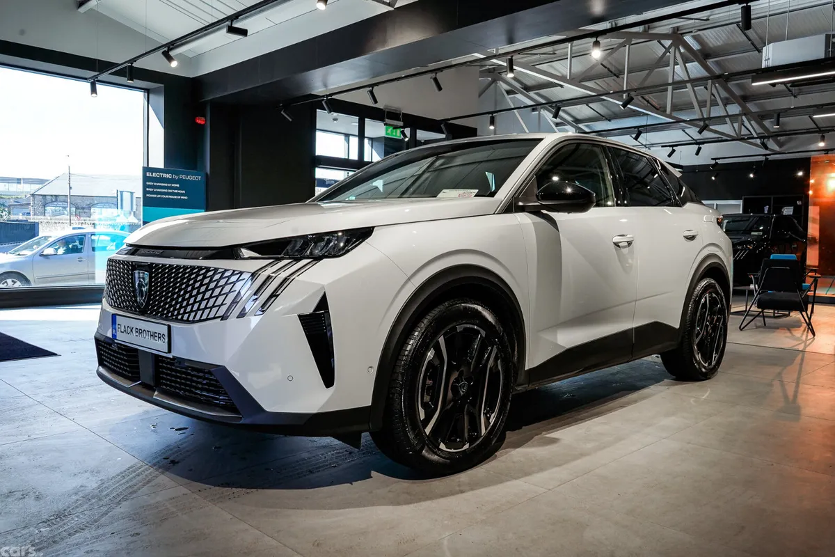 Peugeot 3008 MPV, Electric, 2026, White