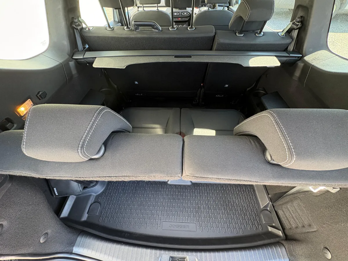 Dacia Jogger MPV, Petrol, 2023, Grey