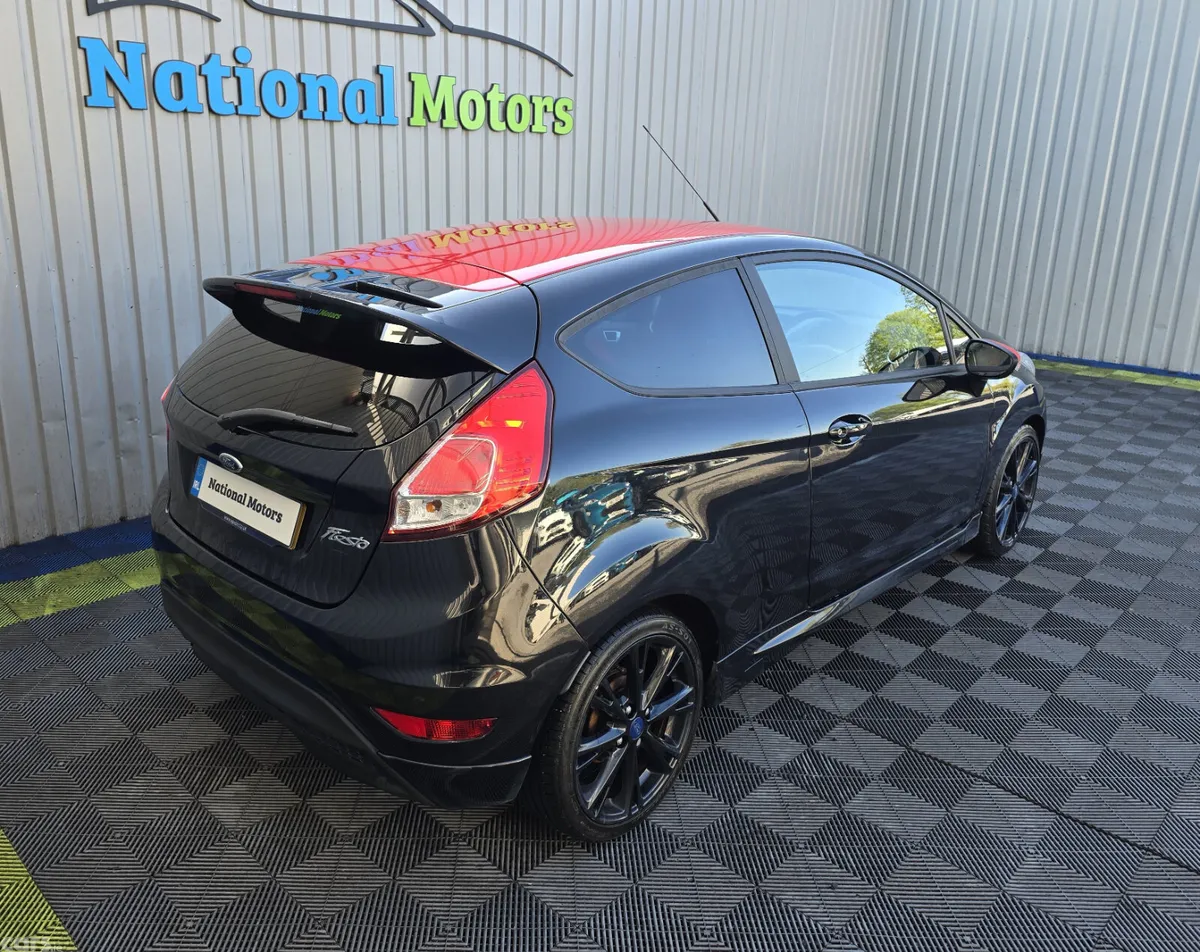 Ford Fiesta Hatchback, Petrol, 2015, Black
