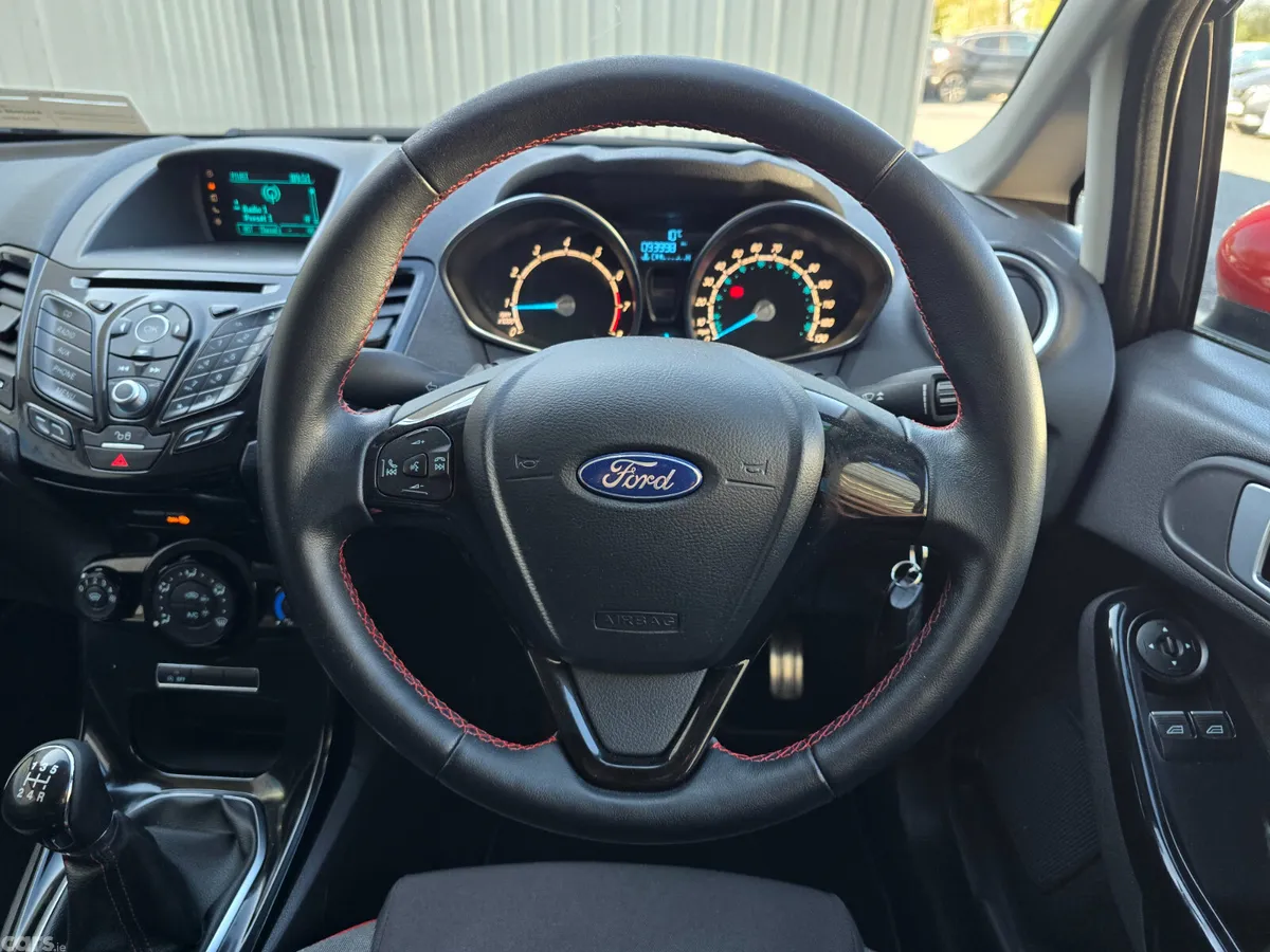 Ford Fiesta Hatchback, Petrol, 2015, Black