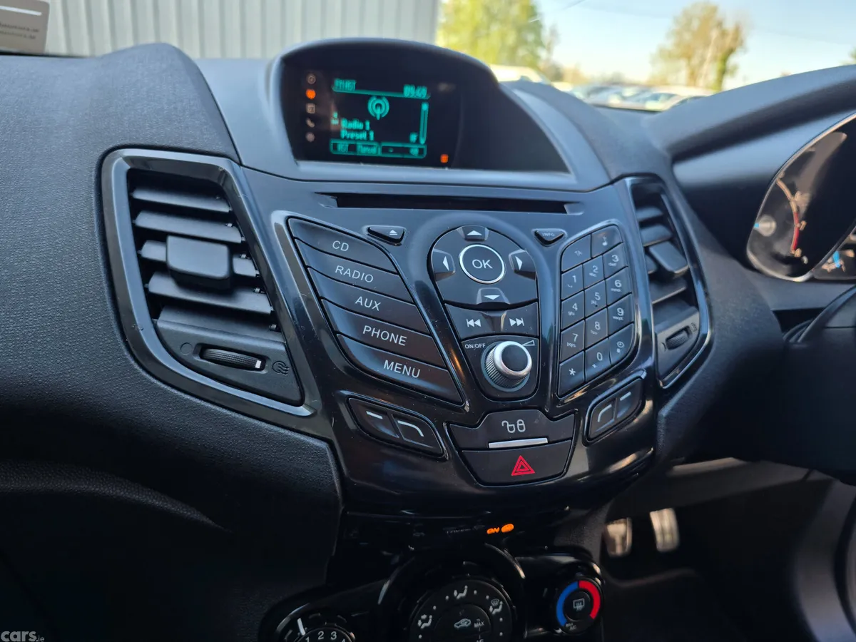 Ford Fiesta Hatchback, Petrol, 2015, Black