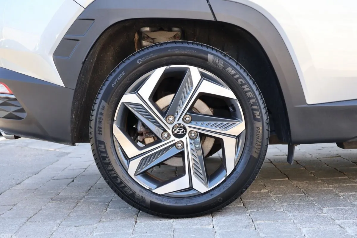 Hyundai Tucson SUV, Petrol Hybrid, 2023, Silver