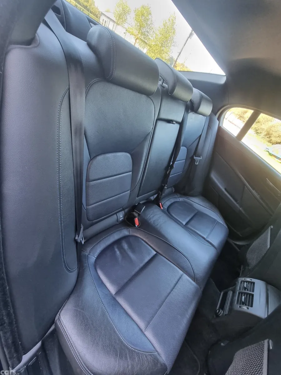 Jaguar XE Saloon, Diesel, 2015, Blue