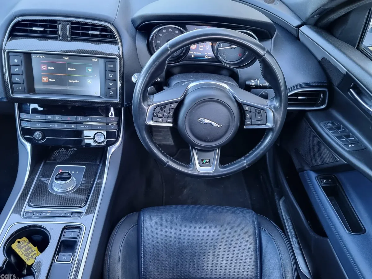 Jaguar XE Saloon, Diesel, 2015, Blue
