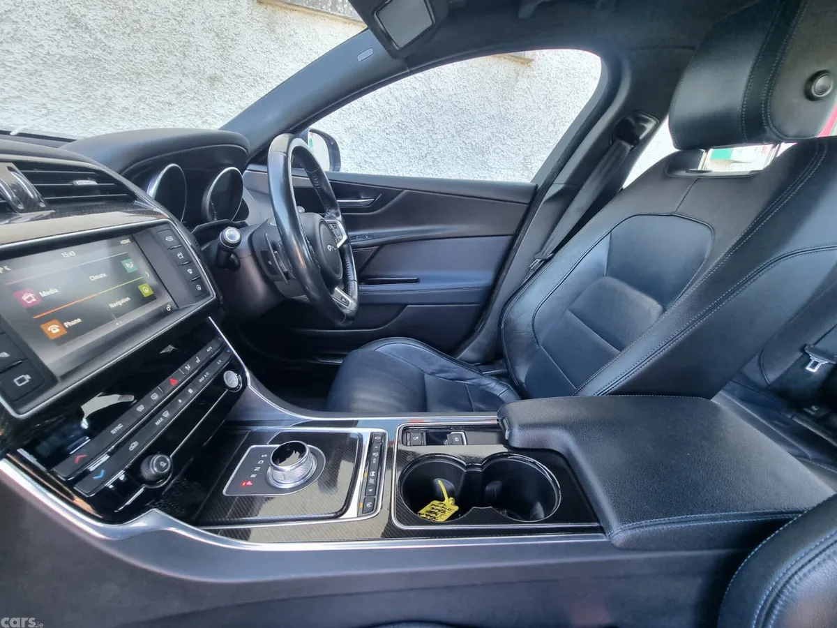 Jaguar XE Saloon, Diesel, 2015, Blue