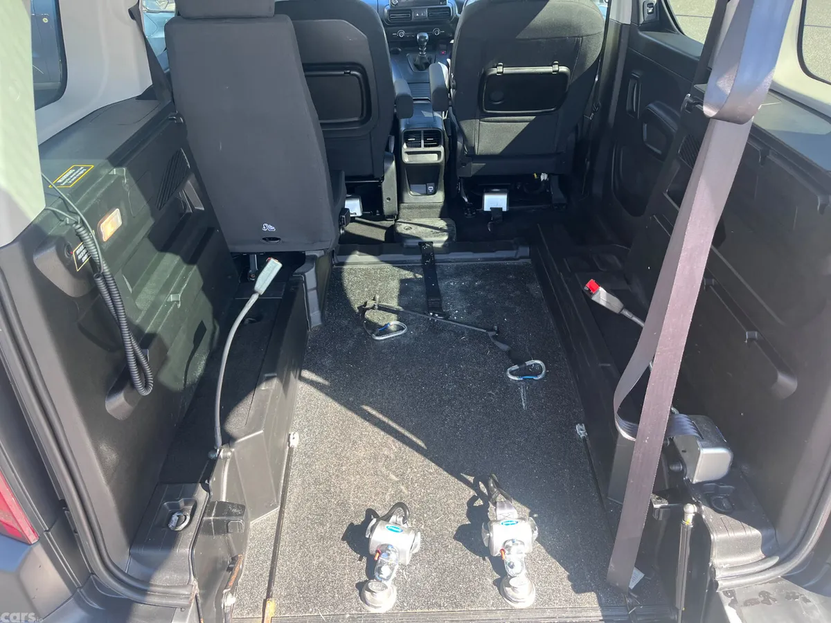 Peugeot Rifter MPV, Diesel, 2022, Silver