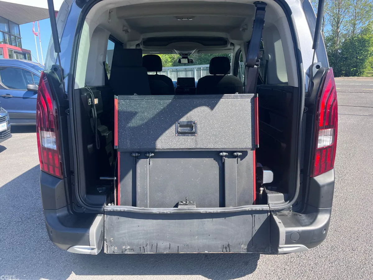 Peugeot Rifter MPV, Diesel, 2022, Silver